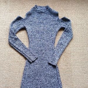4/25$ Knitted sweater dress